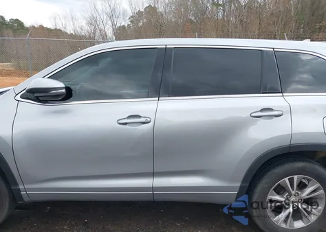2015 Toyota Highlander Le Plus V6 from USA, damaged, VIN 5TDZKRFH3FS110355